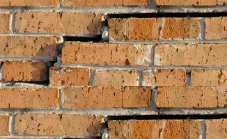 Brick wall with serious structural damage in Cleveland, OH